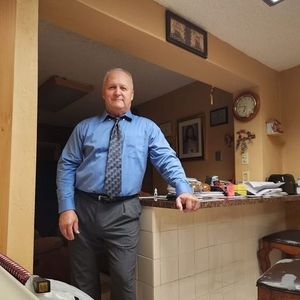 Meet your Posher, Carlos